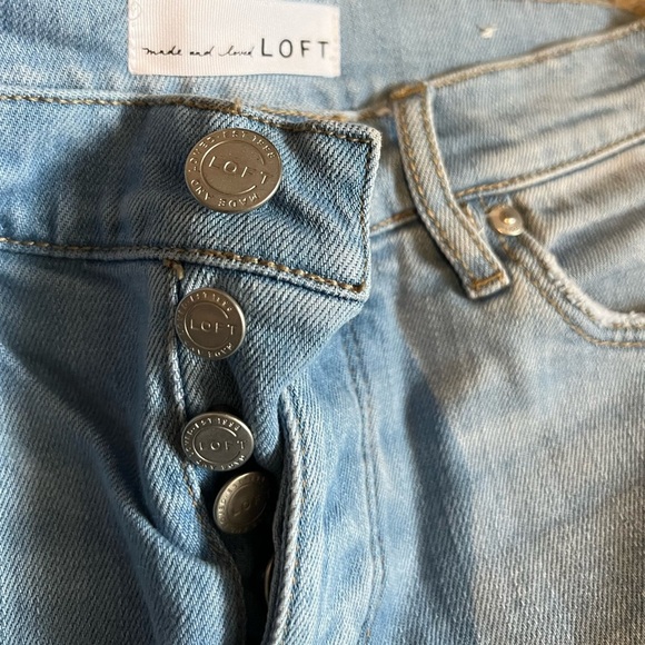 Like new LOFT light wash multiple button jeans - Picture 3 of 5